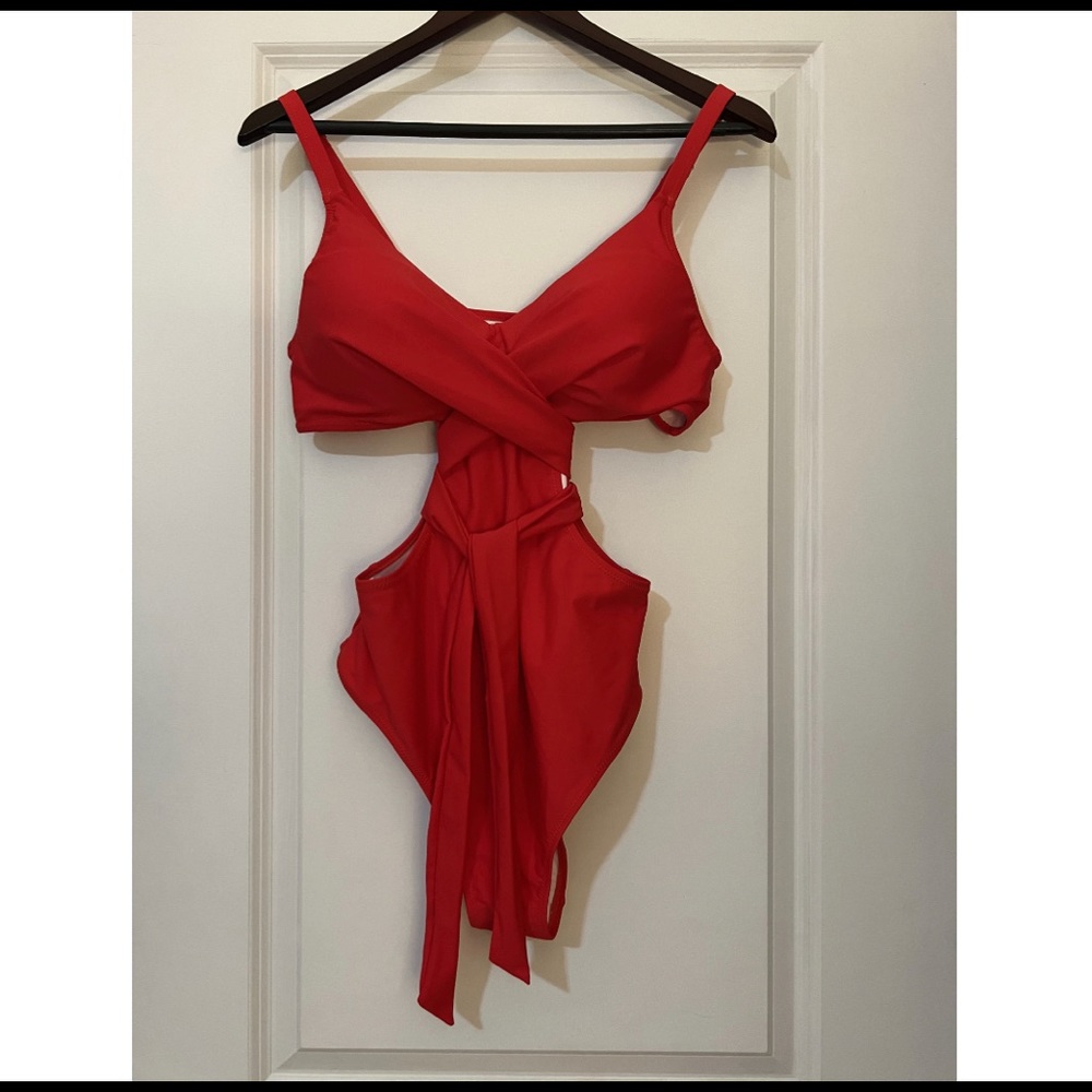 Cupshe Red Cutout One Piece Swimsuit 🌸Size L 🌸 - Picture 7 of 7